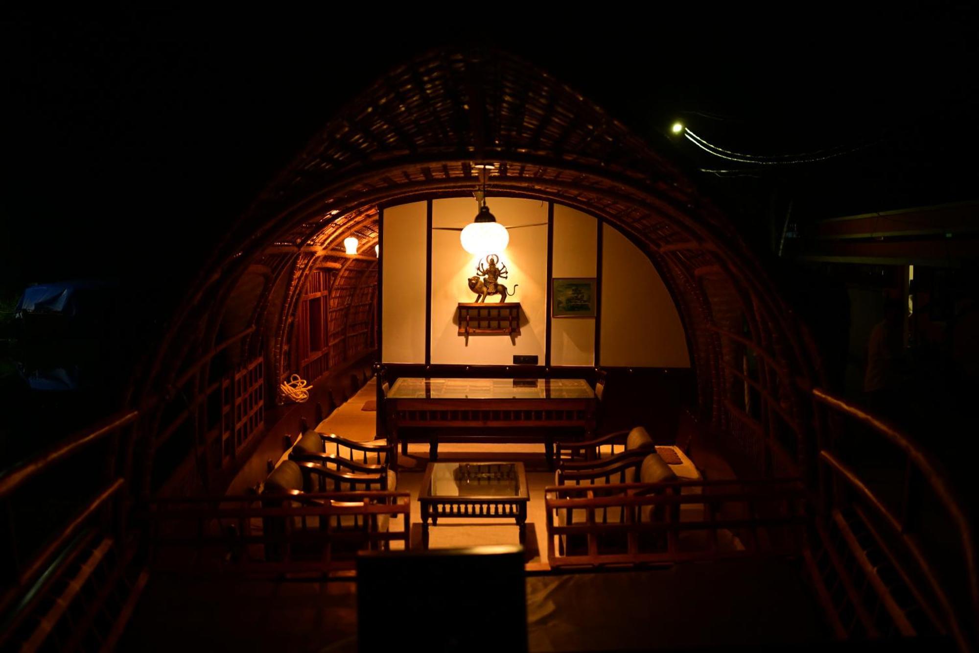 Thara'S Houseboat Hotell Alappuzha Eksteriør bilde
